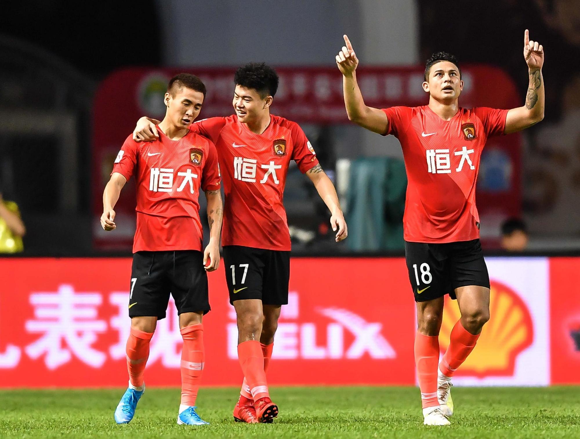 广州恒大重点整备中场阵型，备战关键战役